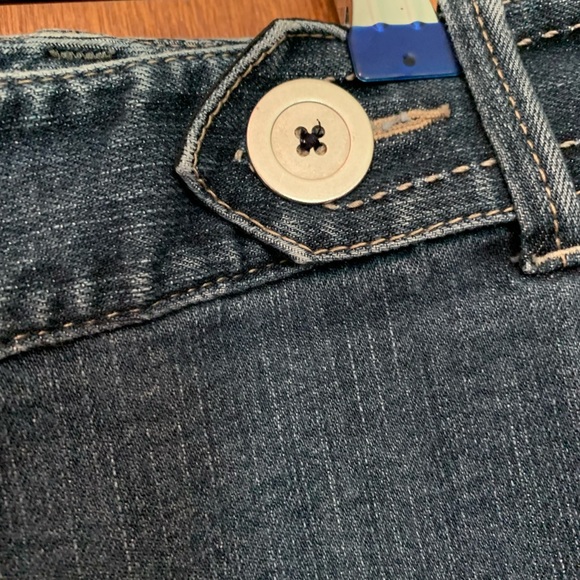 VTG Loft my favorite jeans. Lifts the butt and looks so yummy! Tummy control - Picture 2 of 5